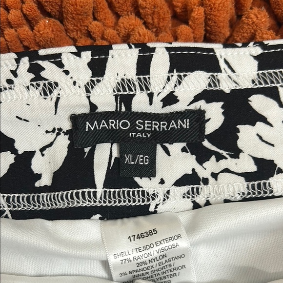 Mario Serrani Black and White Mini Pencil Skirt Resort Wear - Picture 2 of 4